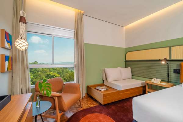 PREMIUM ROOM 1 KING FOREST INFINITE VIEW