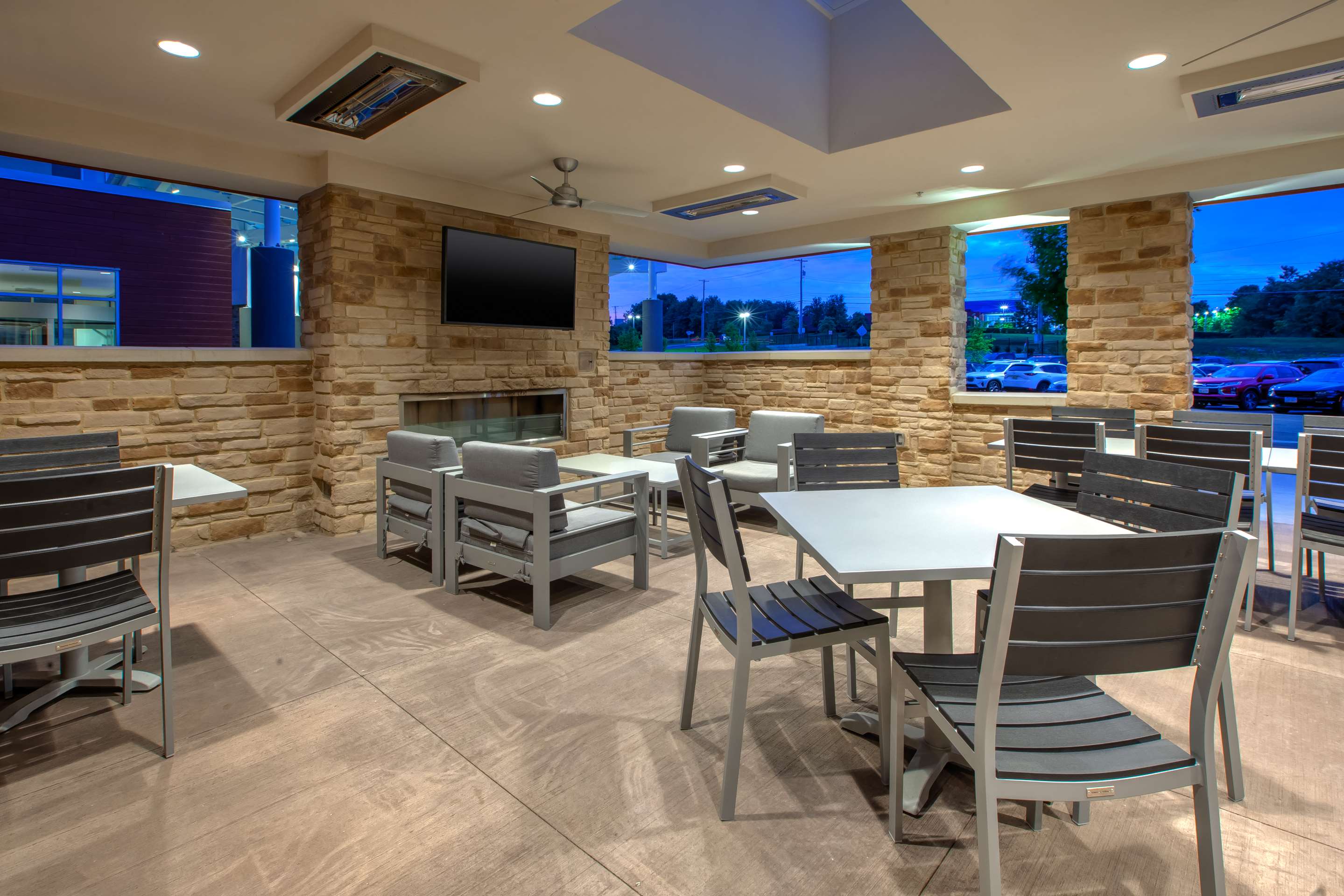 Restaurant | Hilton Garden Inn Columbus Easton, Oh