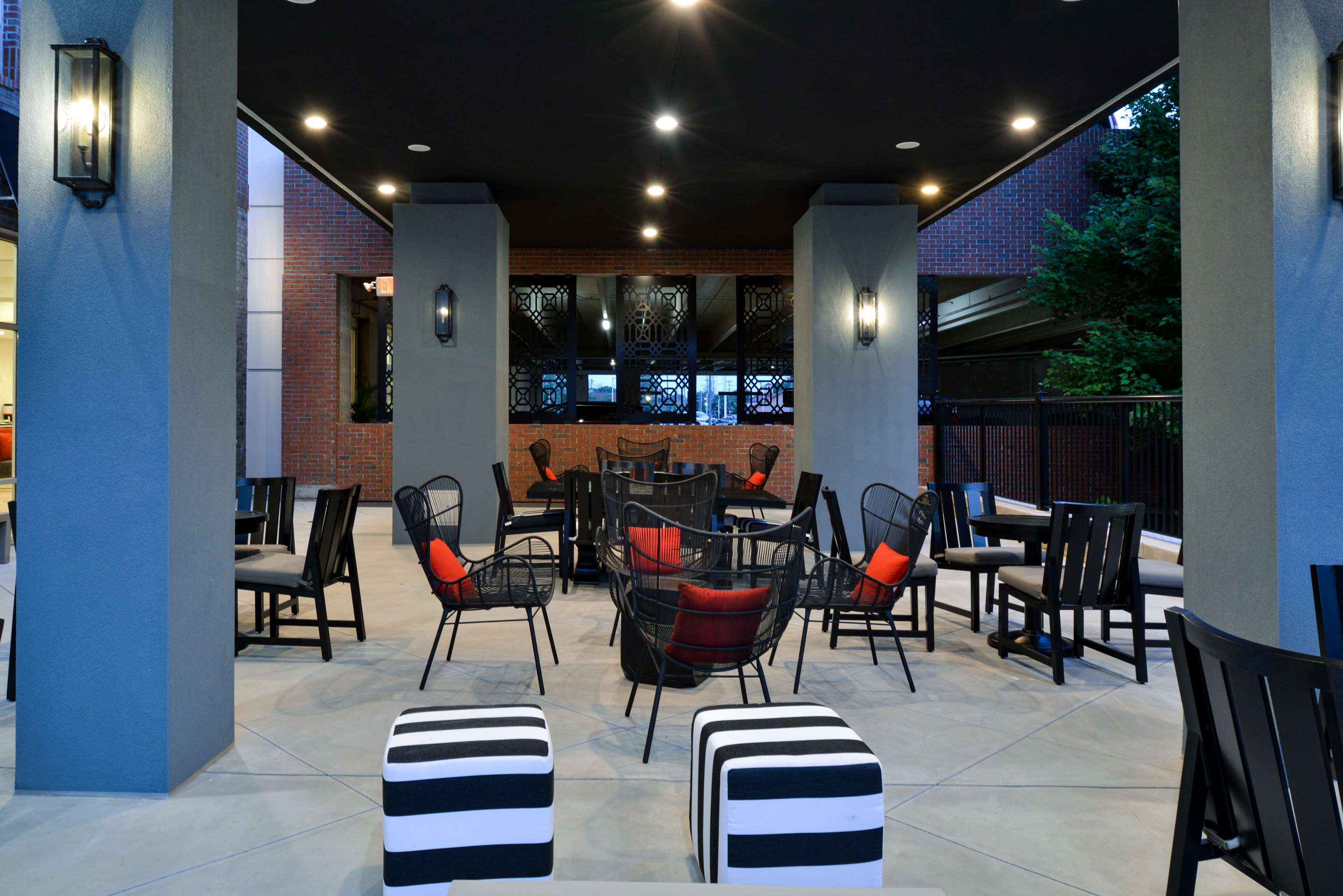 Exterior | Hampton Inn & Suites Greensboro Downtown, Nc