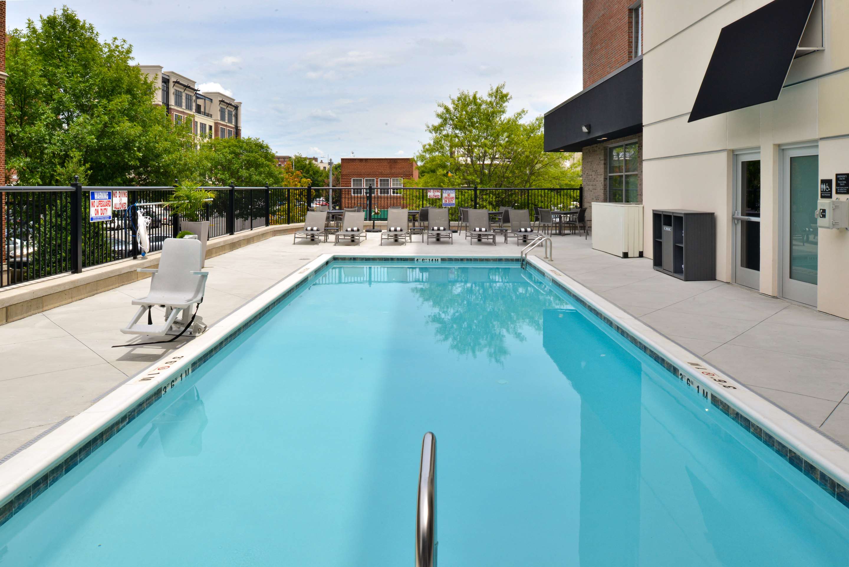 Pool | Hampton Inn & Suites Greensboro Downtown, Nc
