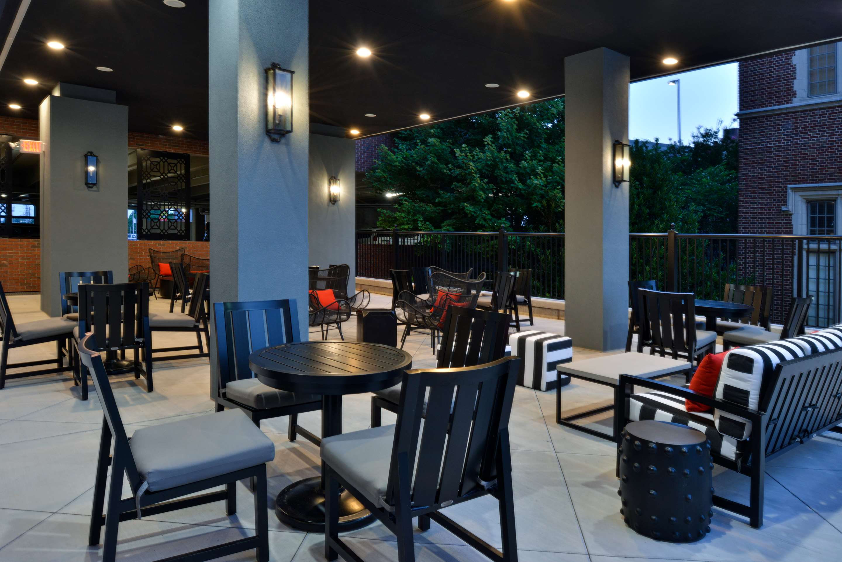 Exterior | Hampton Inn & Suites Greensboro Downtown, Nc