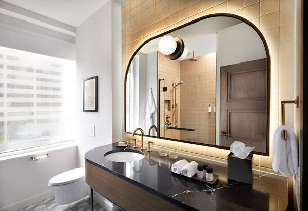  - Westley Calgary Downtown Hotel