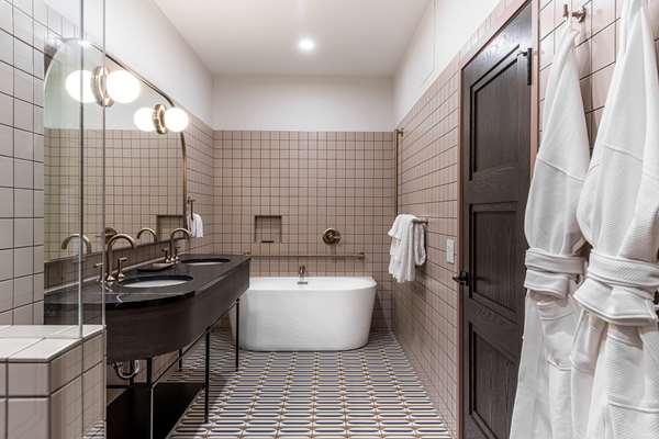  - Westley Calgary Downtown Hotel