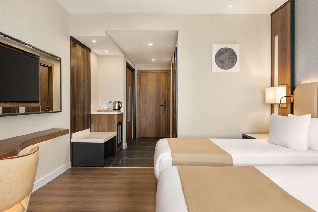 Ramada By Wyndham Karapinar - Tap to explore photos
