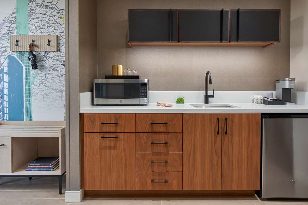 THE WATERMARK HOTEL-guestroom-Guest Room,Guest Room Amenity,On-Site.jpg