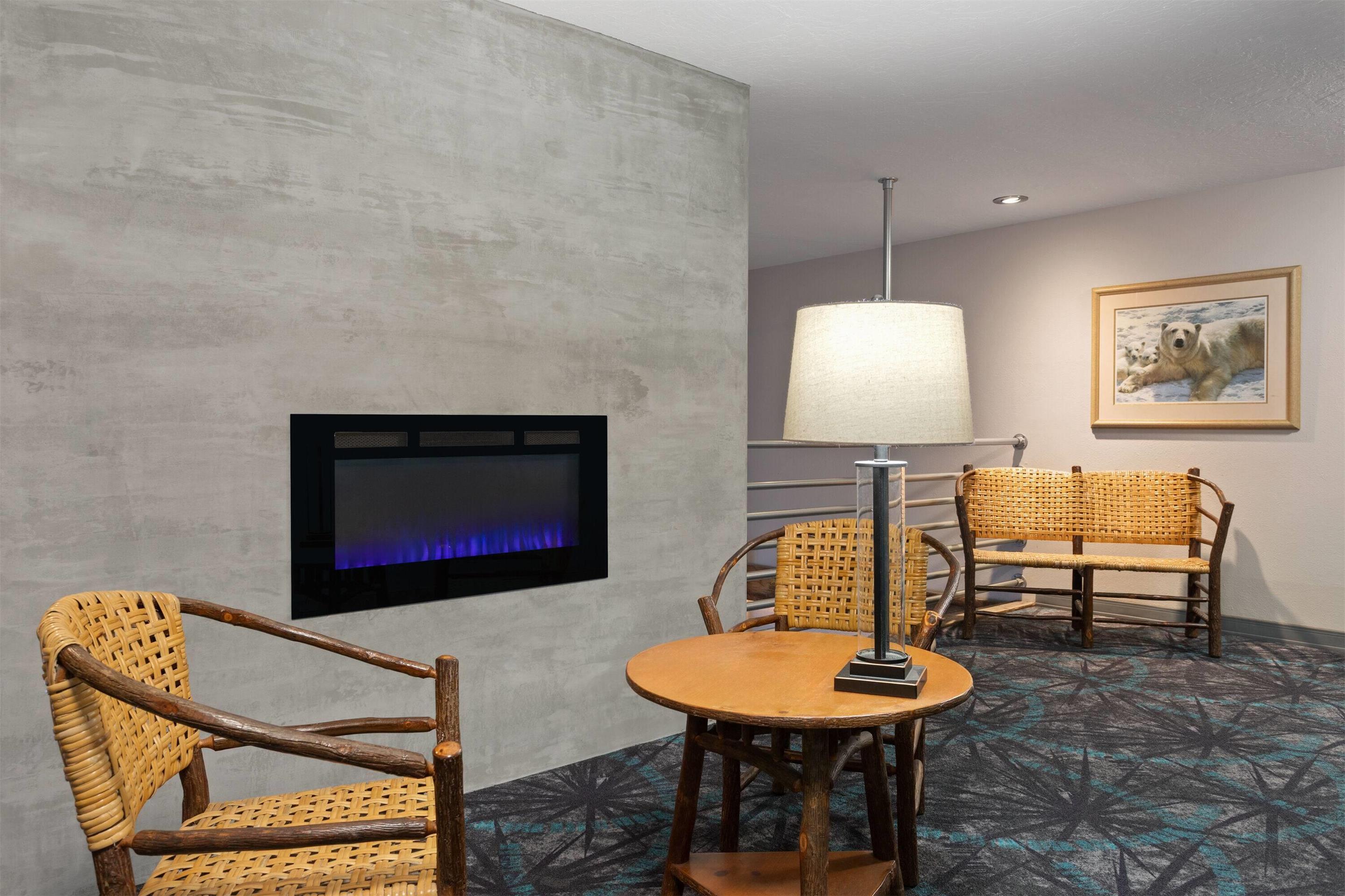 Lobby | Days Inn and Suites by Wyndham Downtown Missoula-University