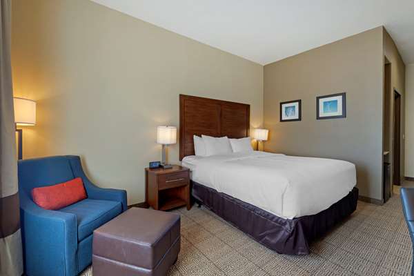  - Comfort Inn & Suites Harrah