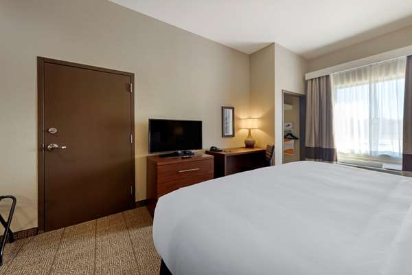  - Comfort Inn & Suites Harrah