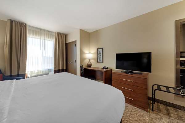  - Comfort Inn & Suites Harrah
