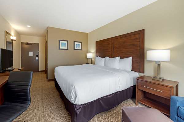  - Comfort Inn & Suites Harrah