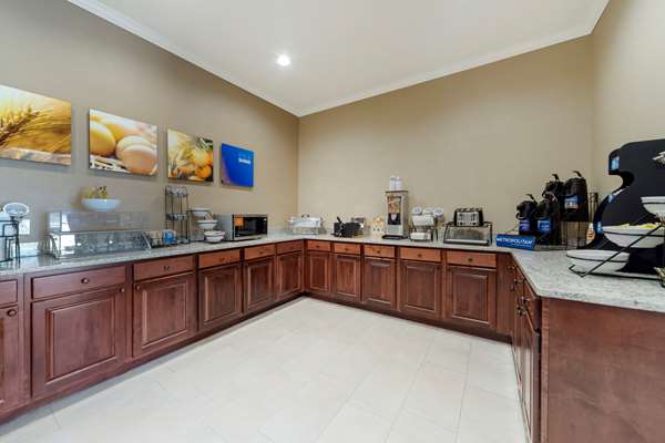 Amenities - Comfort Inn & Suites Harrah