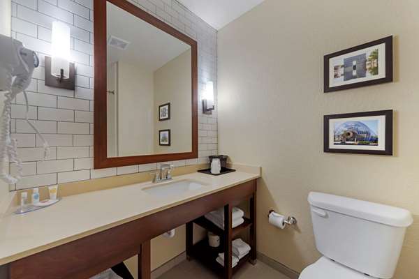  - Comfort Inn & Suites Harrah