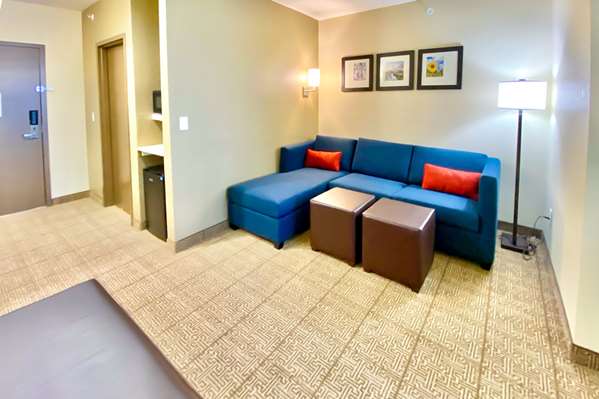 Suite - Comfort Inn & Suites Harrah