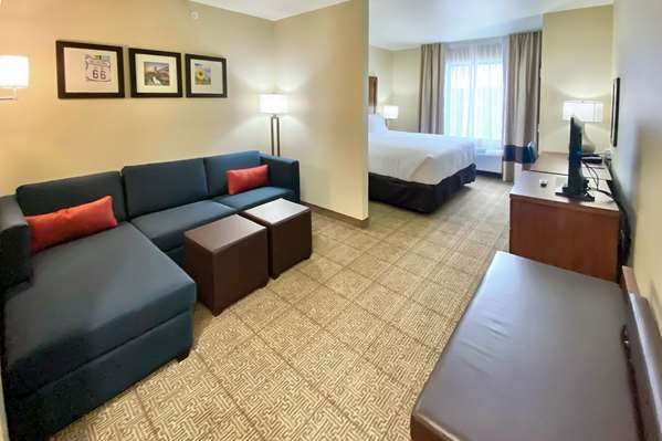 Suite - Comfort Inn & Suites Harrah