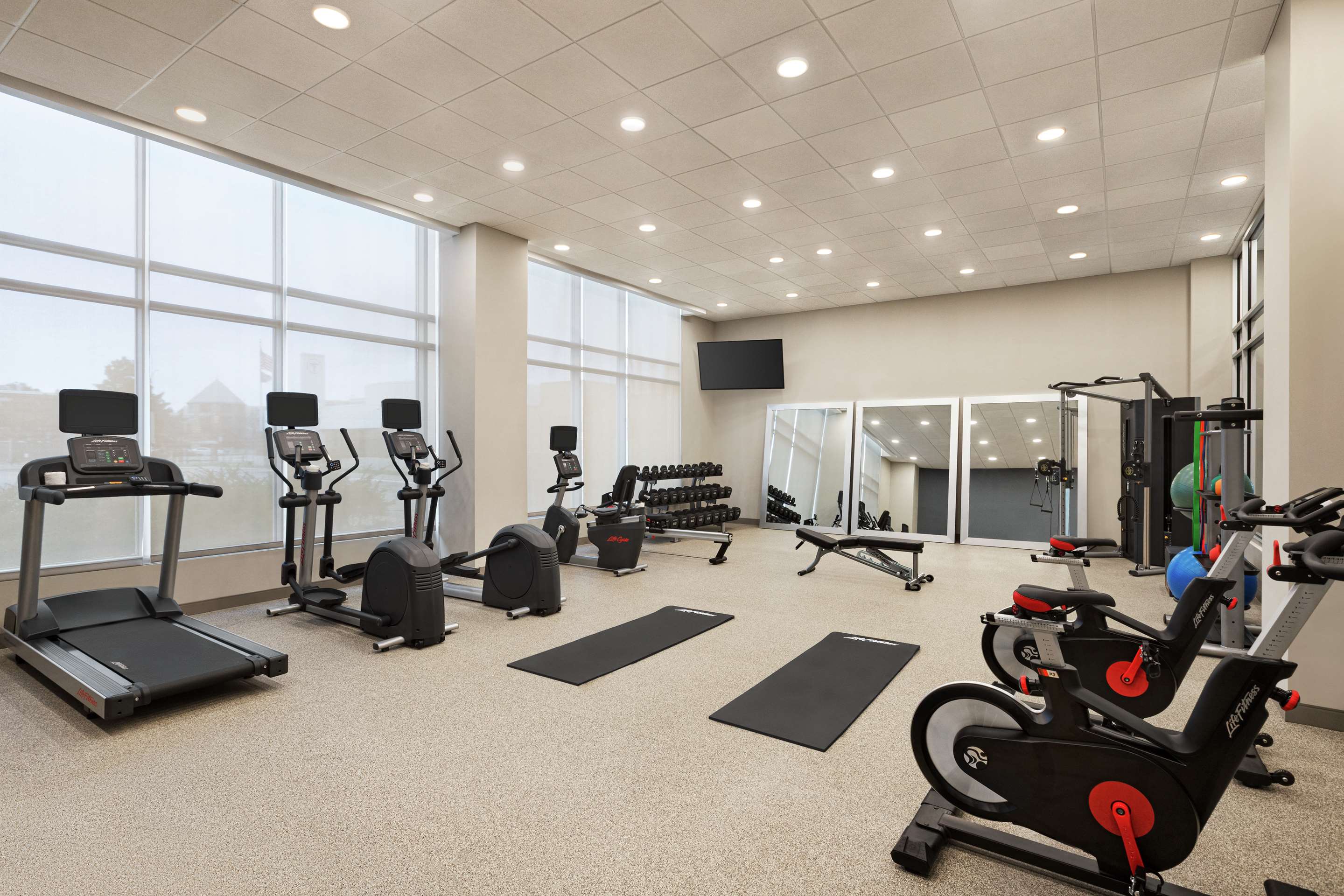 Health club fitness center gym | Hampton Inn Indianapolis Downtown IUPUI