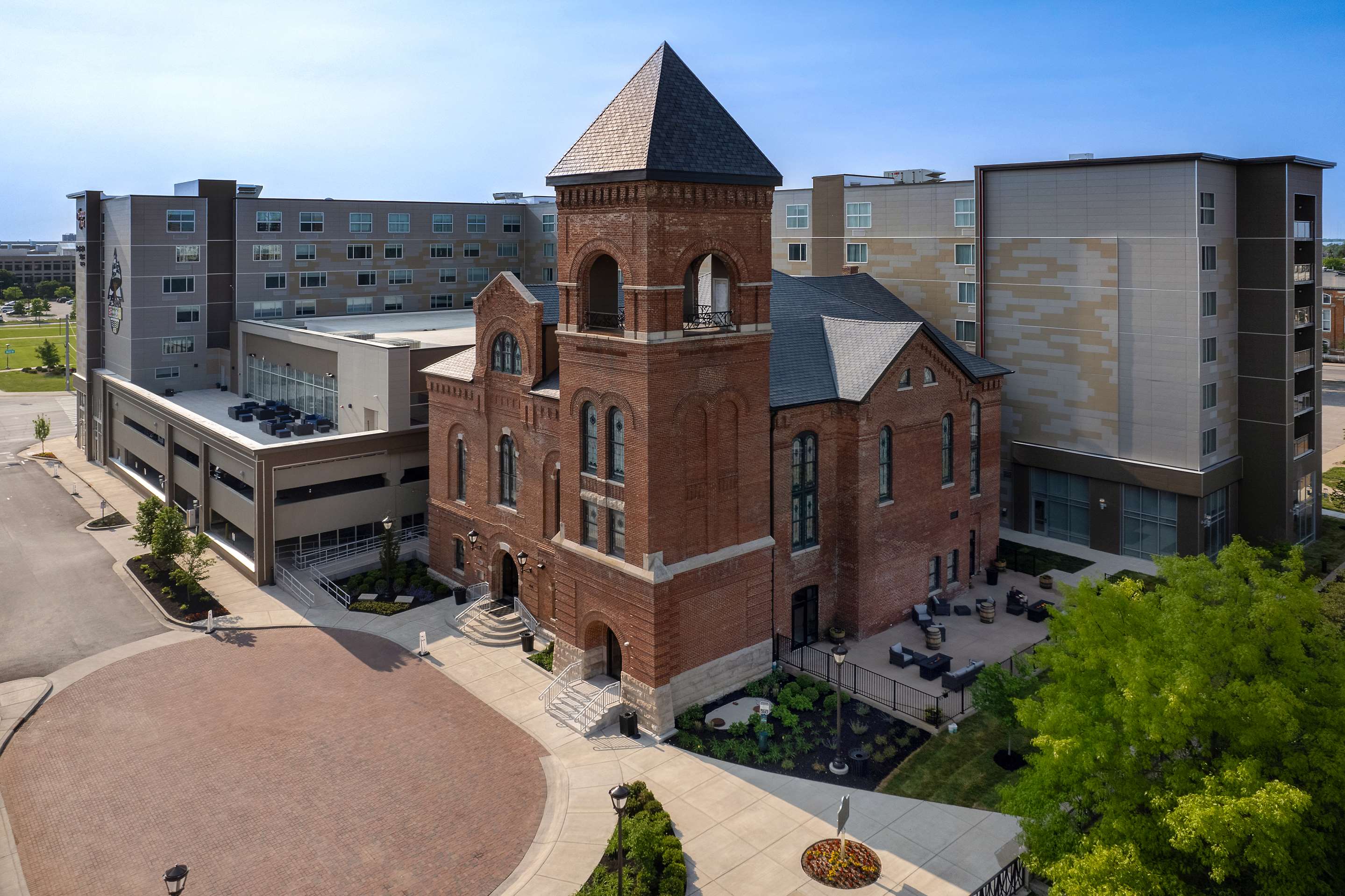 Exterior | Hampton Inn Indianapolis Downtown IUPUI