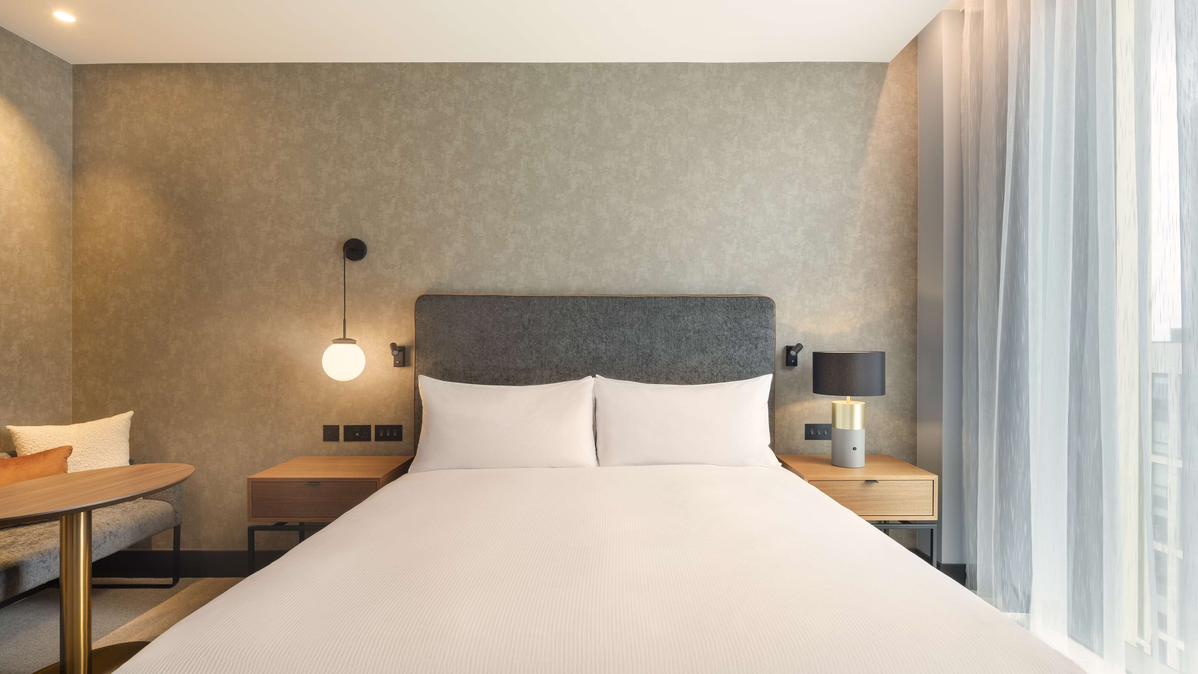 Hilton Woking Room Type - Executive King Room