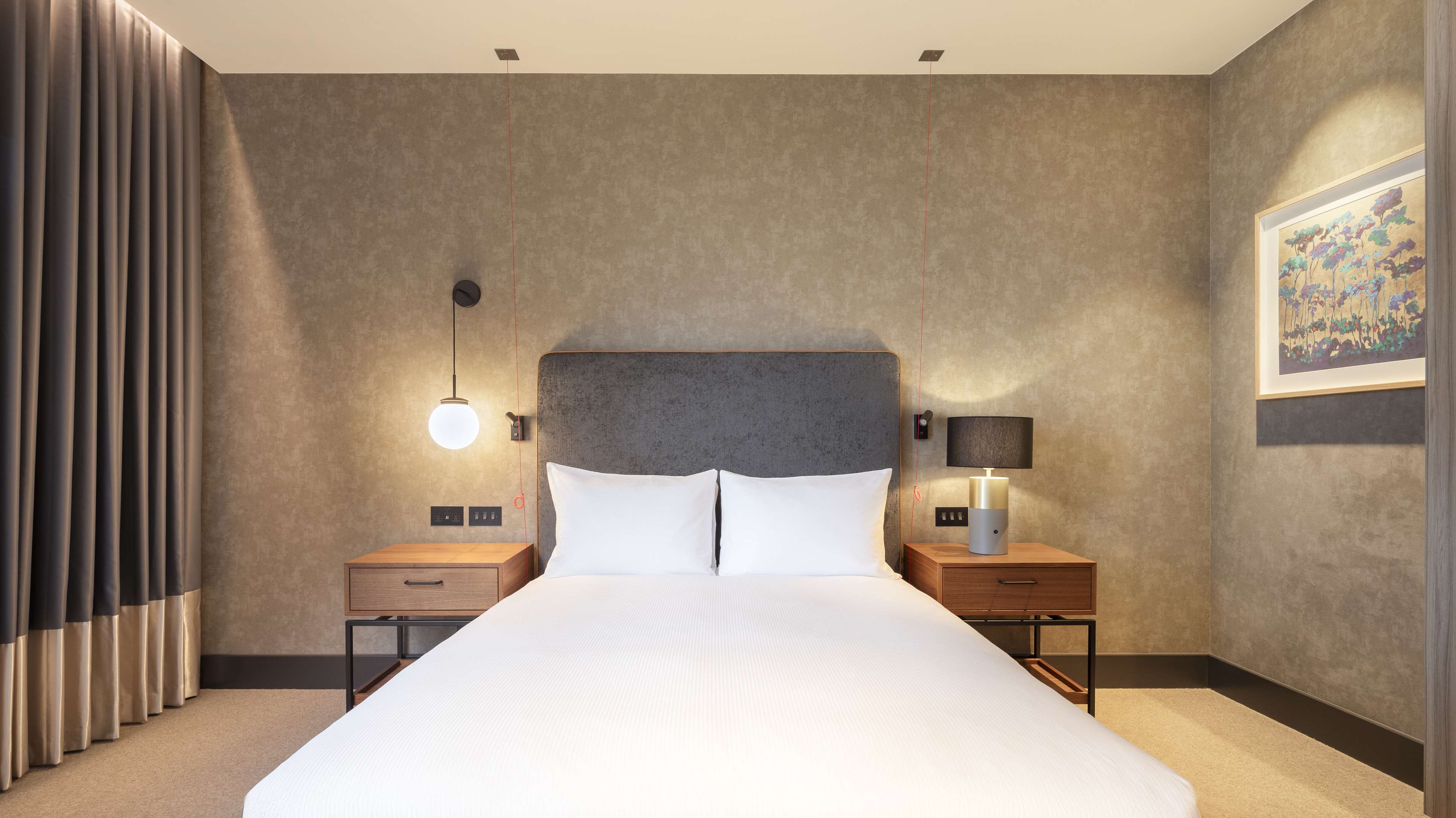 Hilton Woking Room Type - QUEEN ACCESSIBLE ROOM