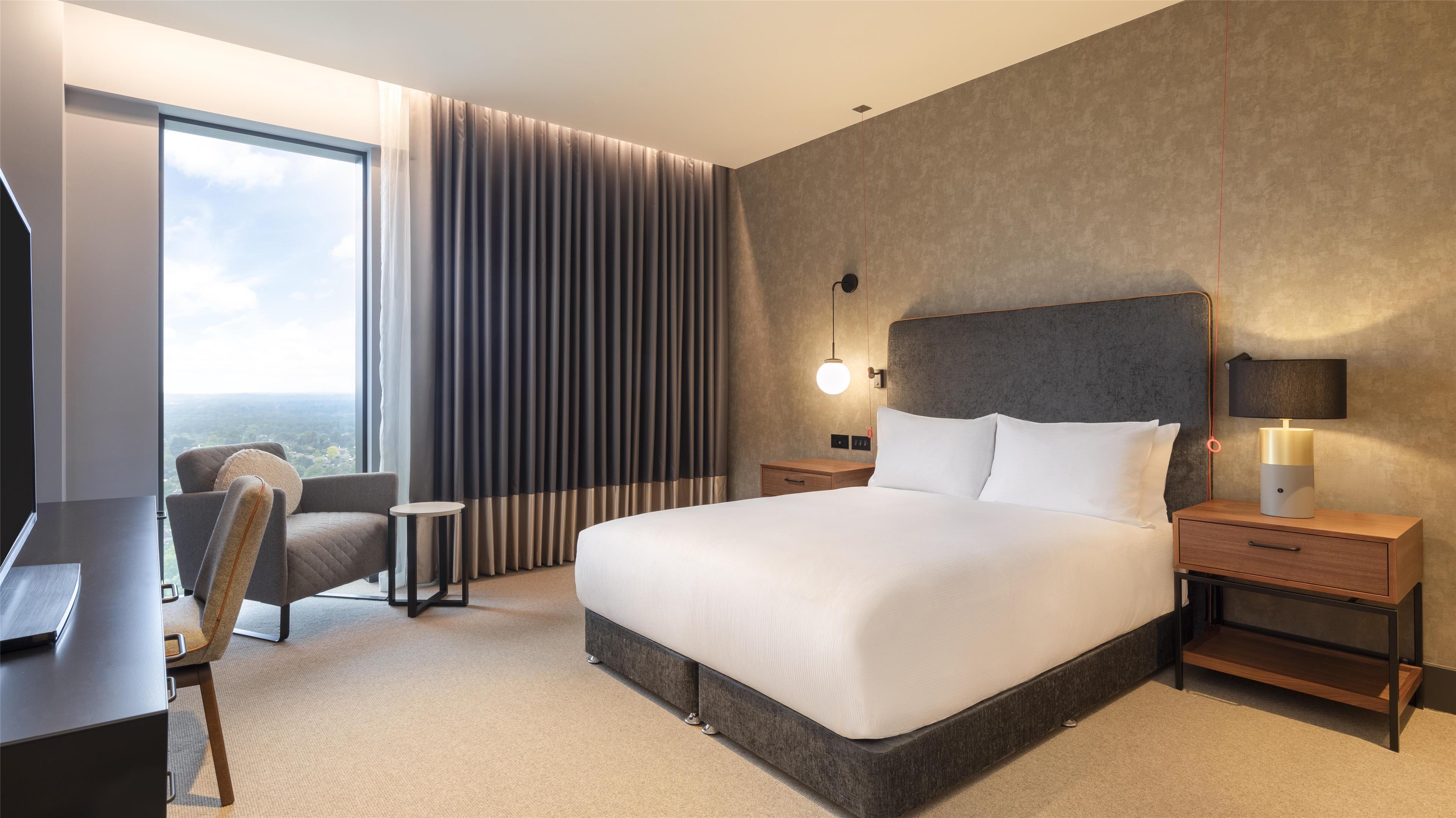 Hilton Woking Room Type - Queen Room - Accessible