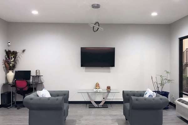  - Days Inn Bicentennial Road North Little Rock - I-40, Exit 142