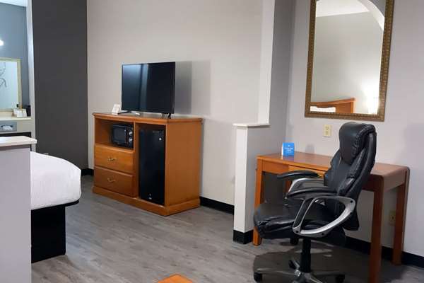  - Days Inn Bicentennial Road North Little Rock - I-40, Exit 142