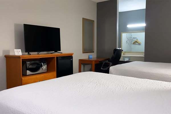  - Days Inn Bicentennial Road North Little Rock - I-40, Exit 142