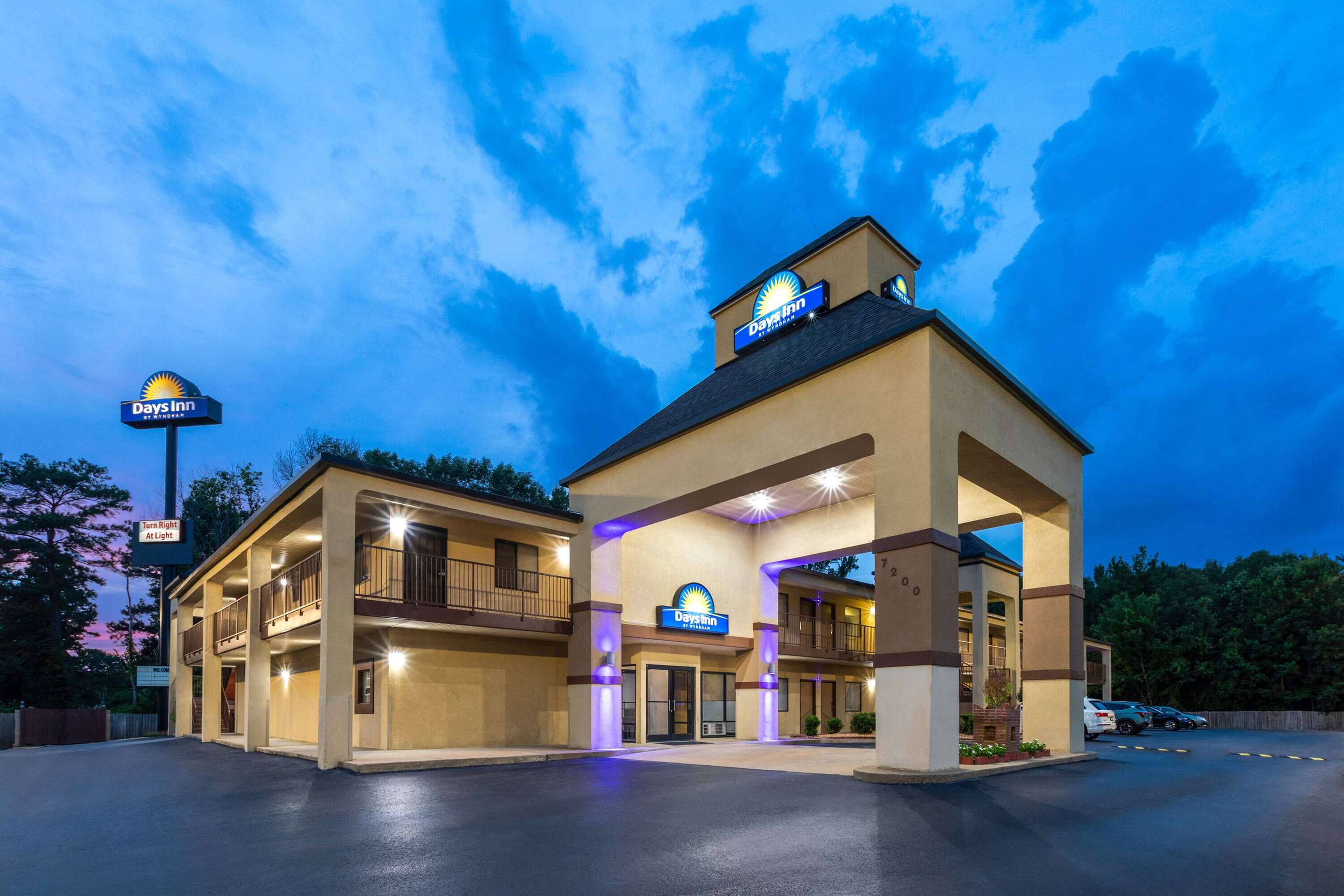 Exterior | Days Inn by Wyndham North Little Rock Maumelle
