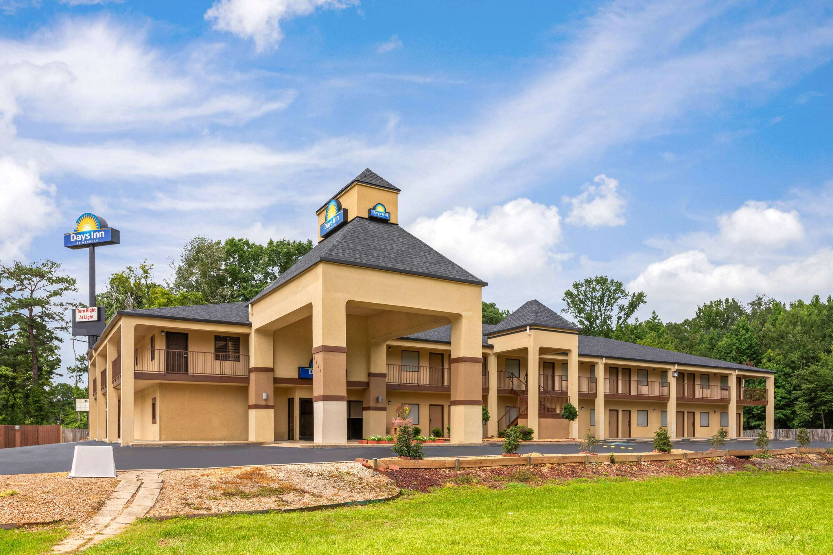 Exterior | Days Inn by Wyndham North Little Rock Maumelle