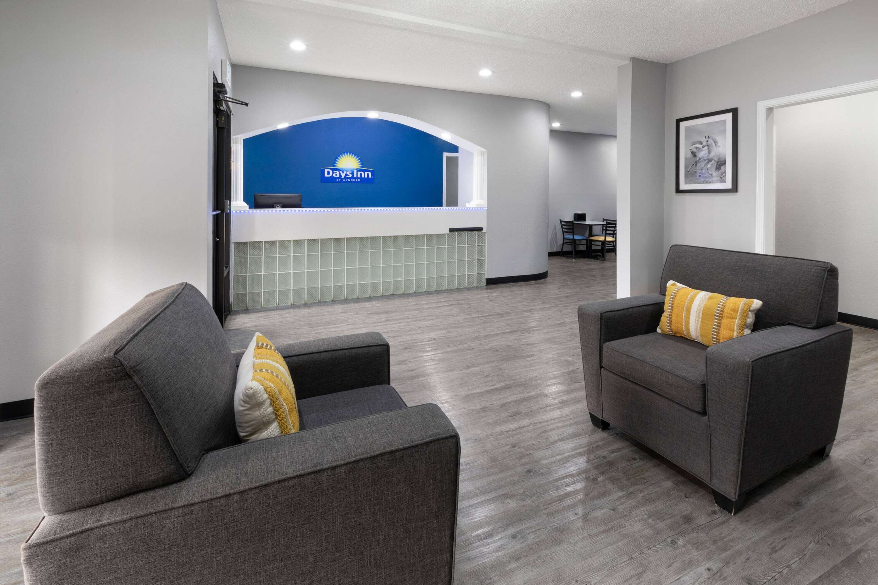 Lobby | Days Inn by Wyndham North Little Rock Maumelle