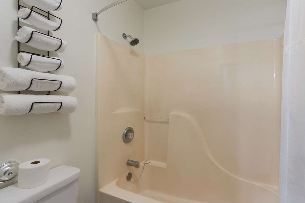 SureStay by Best Western Camp Verde-guestroom-Guest Room,Bathroom,On-Site.jpg