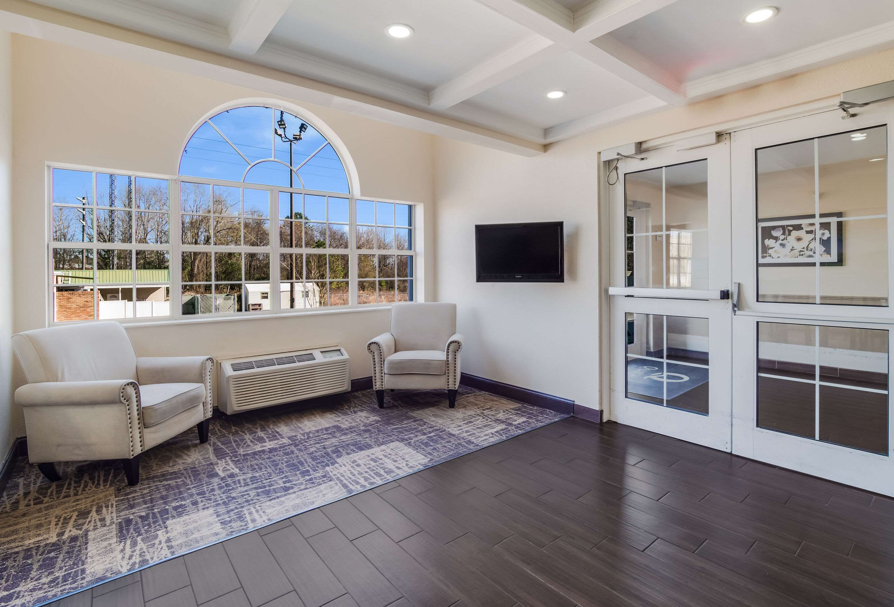 Lobby with sitting area | Quality Inn & Suites Fort Gordon