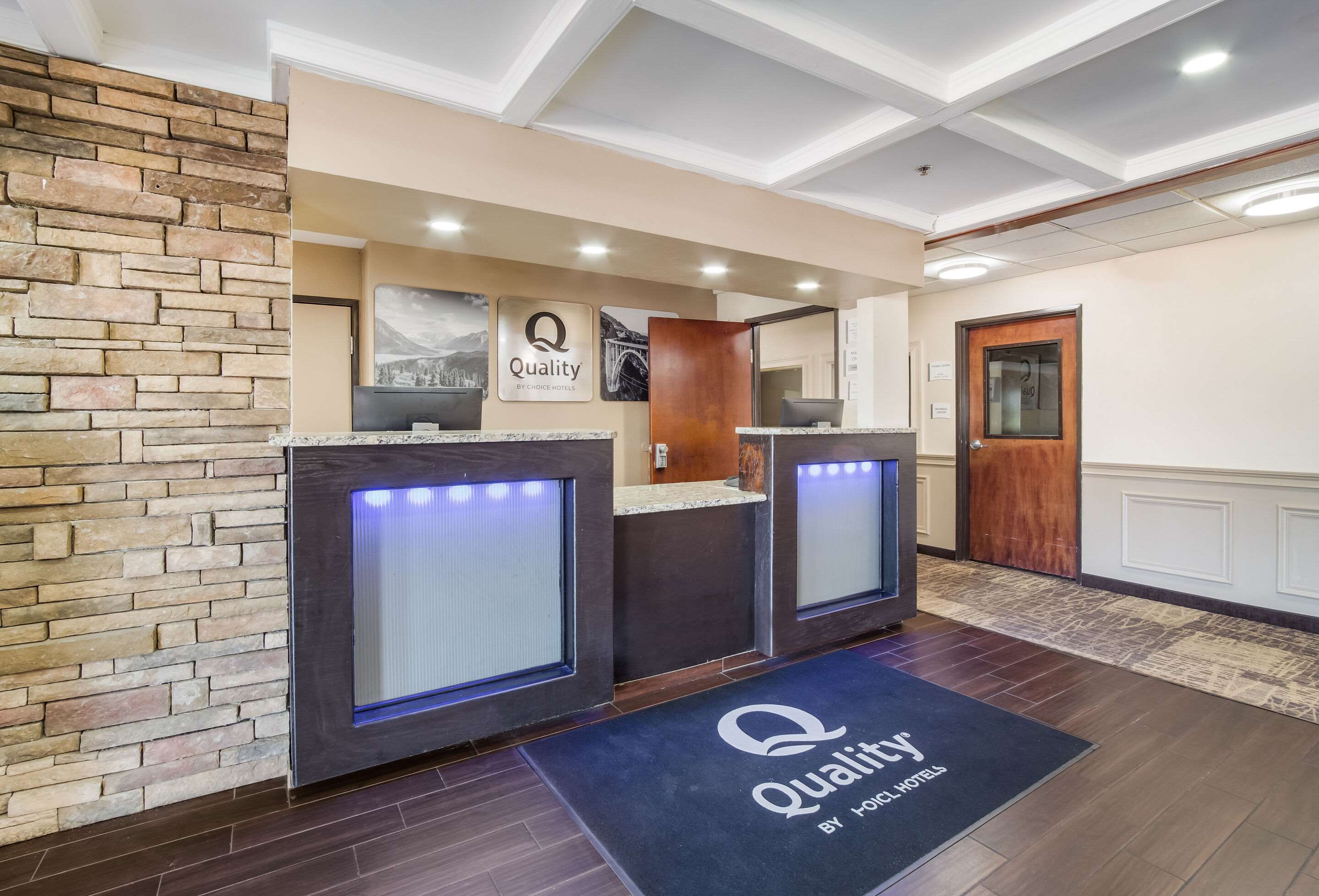 Hotel lobby | Quality Inn & Suites Fort Gordon