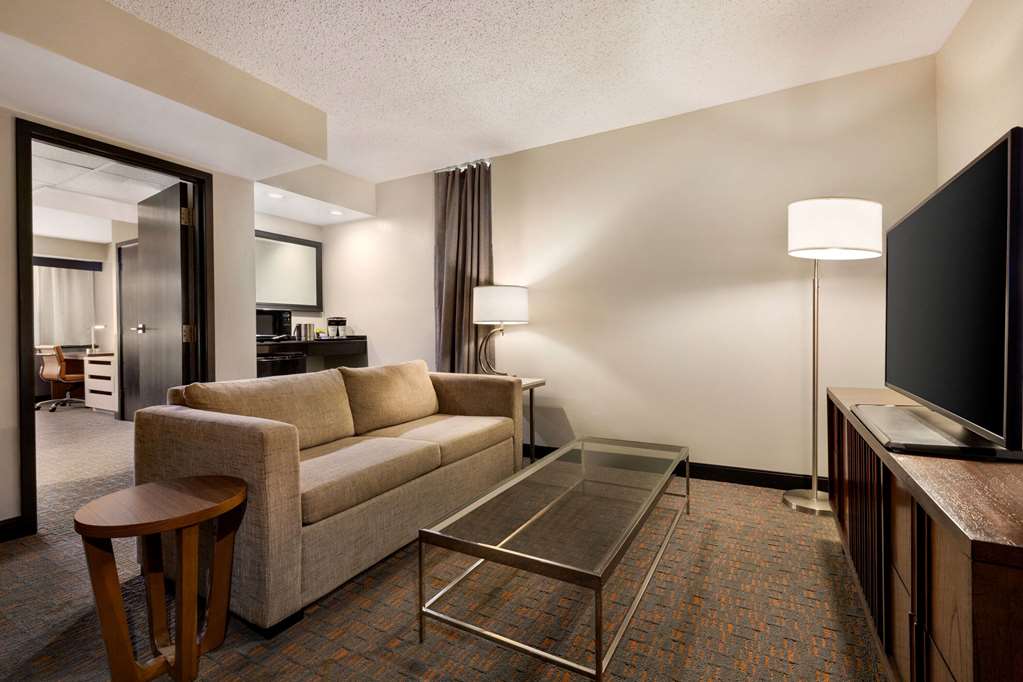WYNDHAM FORT SMITH-guestroom-Guest Room,Suite,On-Site.jpg