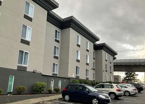 Exterior view - SureStay Plus Hotel by Best Western SeaTac