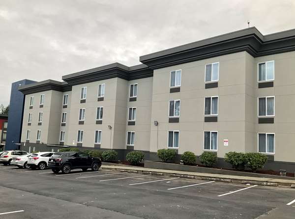 Exterior view - SureStay Plus Hotel by Best Western SeaTac