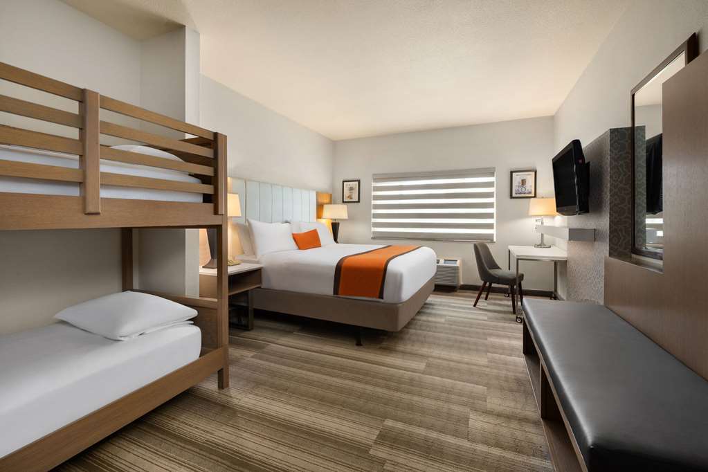 HOTEL MARGUERITE, TRADEMARK COLLECT-guestroom-Guest Room,Suite,On-Site.jpg
