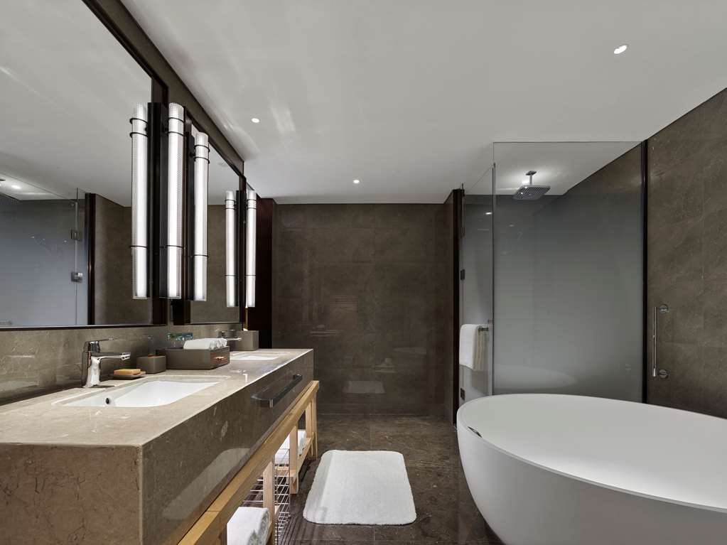 DoubleTree by Hilton Beijing Badaling Room Type - KING DELUXE SUITE