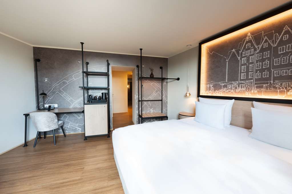 Wasserturm Hotel Cologne, Curio Collection by Hilton Room Type - 1 KING WATER JUNIOR SUITE
