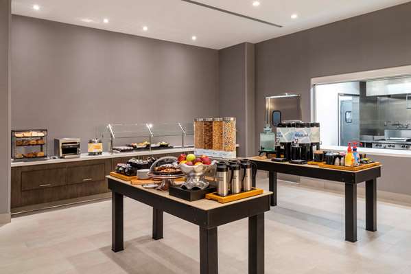 Amenities - Hilton Garden Inn Pomona