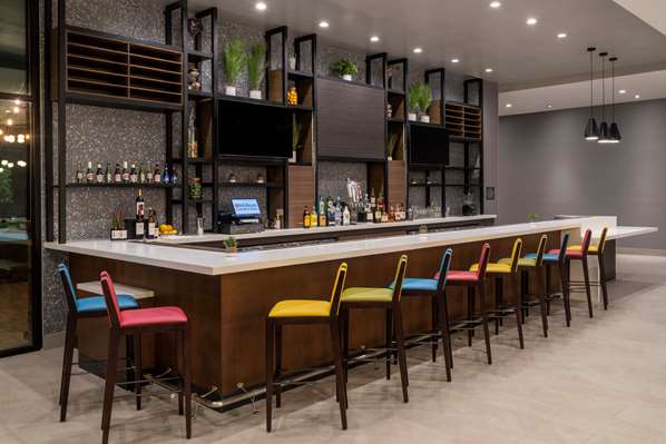 Bar - Hilton Garden Inn Pomona