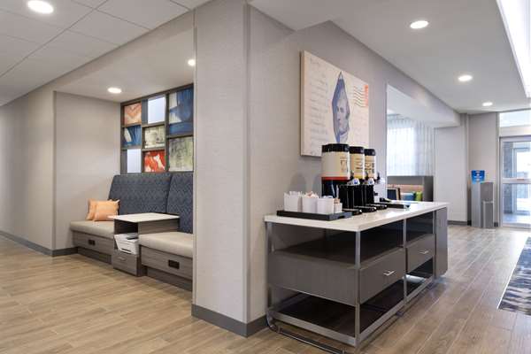 Amenities - Hampton Inn & Suites Old Town St Charles - I-70, Exit 229B