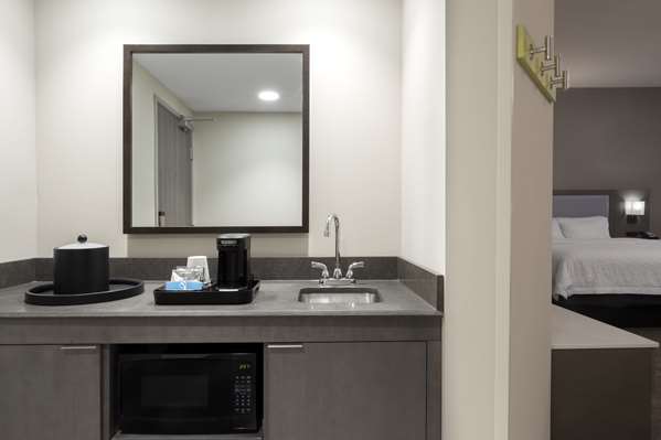  - Hampton Inn & Suites Old Town St Charles - I-70, Exit 229B