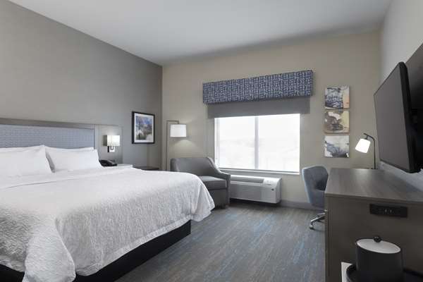  - Hampton Inn & Suites Old Town St Charles - I-70, Exit 229B