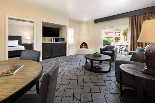 Suite - Scottsdale Plaza Resort
