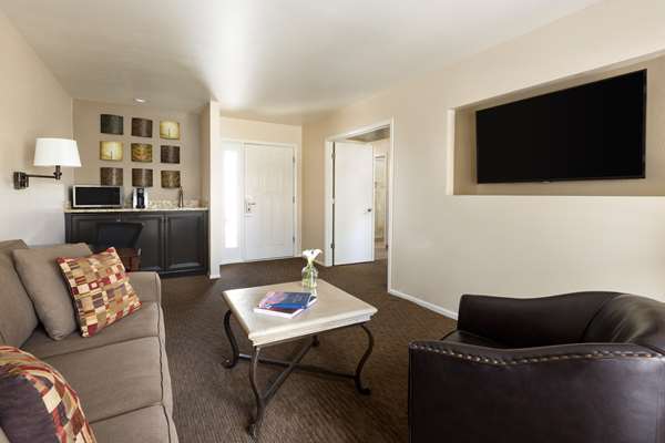Suite - Scottsdale Plaza Resort