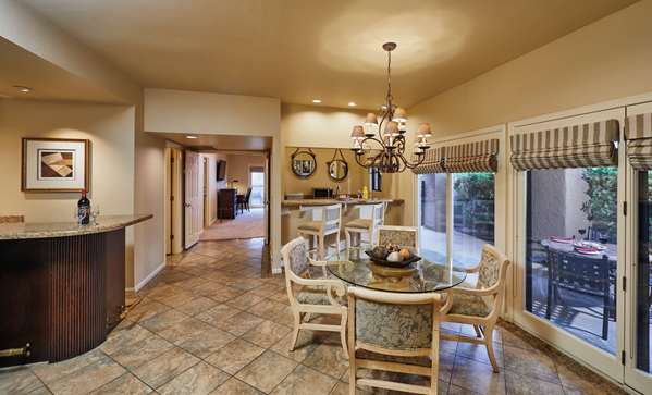 Suite - Scottsdale Plaza Resort