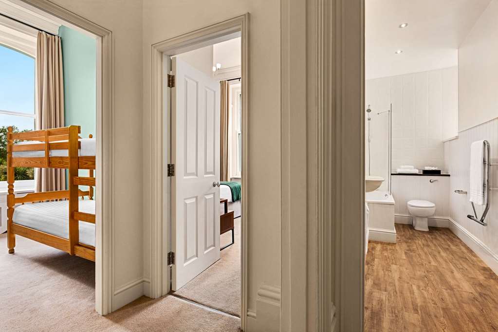 WYNDHAM TRENYTHON MANOR-guestroom-Guest Room,Suite,On-Site.jpg