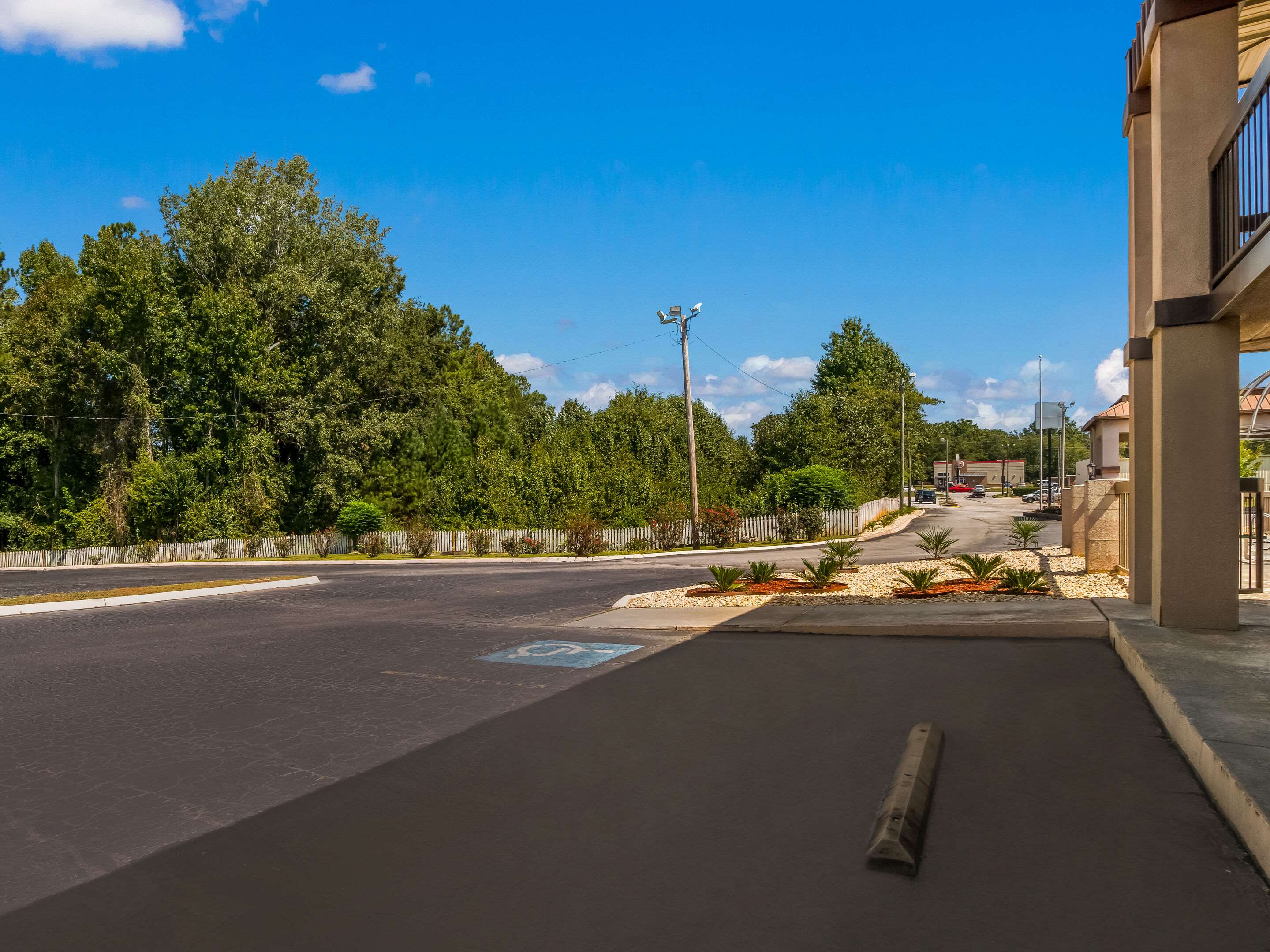 Hotel exterior | Rodeway Inn Greenwood