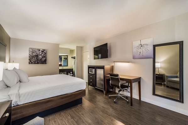  - Clarion Inn & Suites Florence - I-95, Exit 164