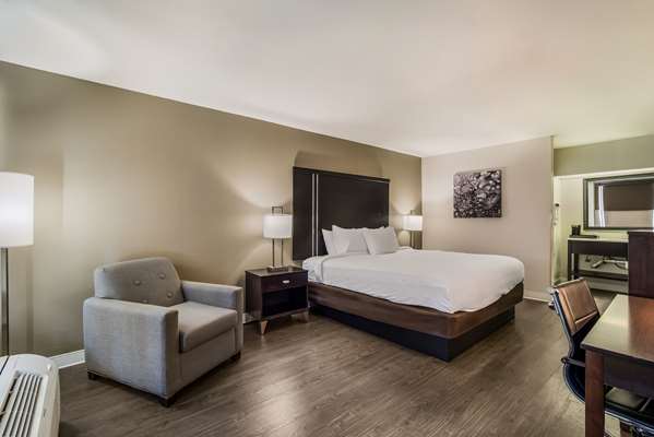  - Clarion Inn & Suites Florence - I-95, Exit 164